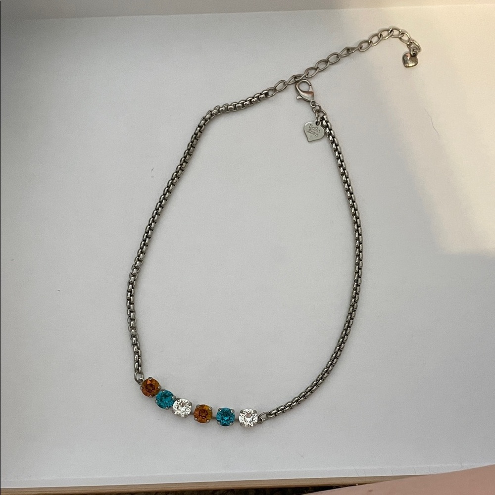 Chic Silver Necklace with Colorful Accents